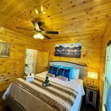 Enchanted Peak Lodge Pigeon Forge Exterior photo