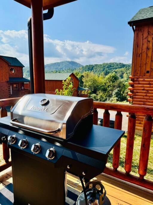 Enchanted Peak * Pigeon Forge